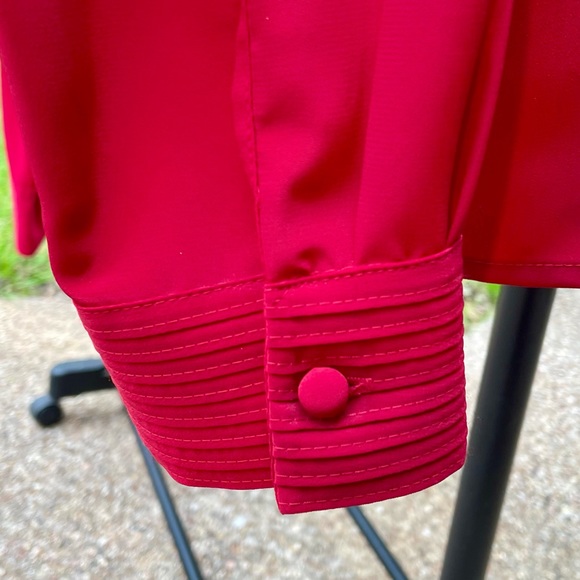 Red Karen Scott blouse - Picture 2 of 4